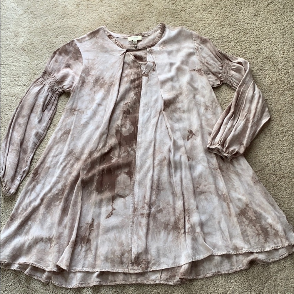 Tie dyed flowy top with gathered sleeve detail
